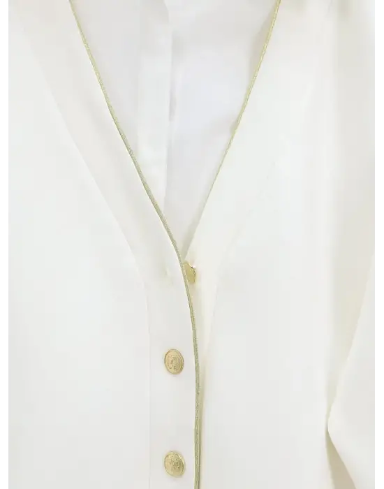 Omarı Beyaz Örme Düğmeli Hırka