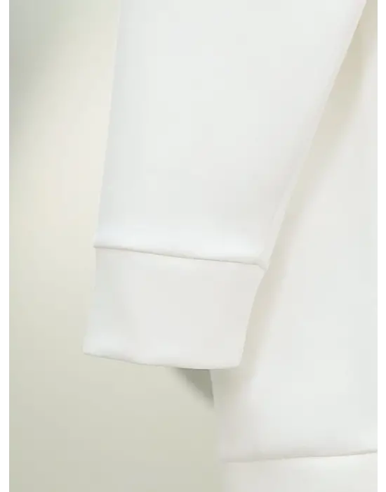 Omarı Beyaz Örme Düğmeli Hırka