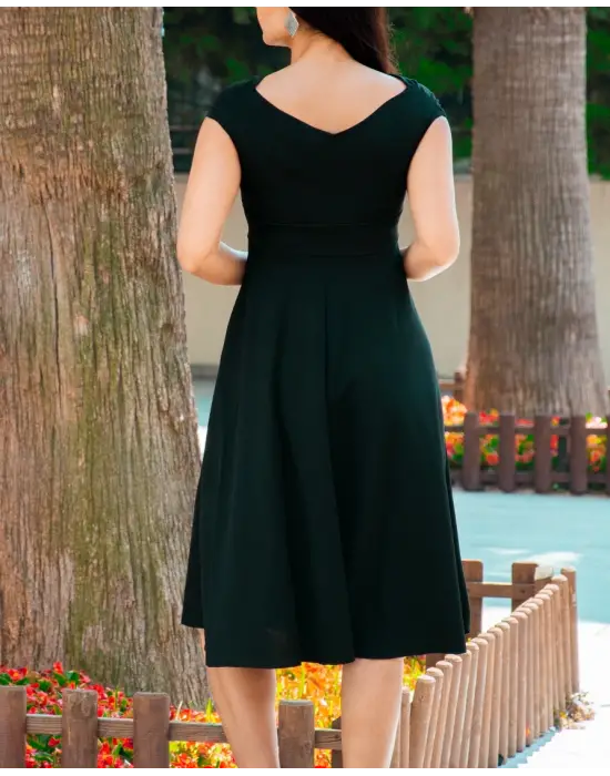 Düşük Omuz Eteği Pileli Krep Kumaş Midi Boy Elbise