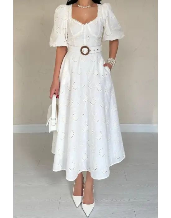 Ekru Göğüs Kup Detaylı Kemerli Brode Elbise