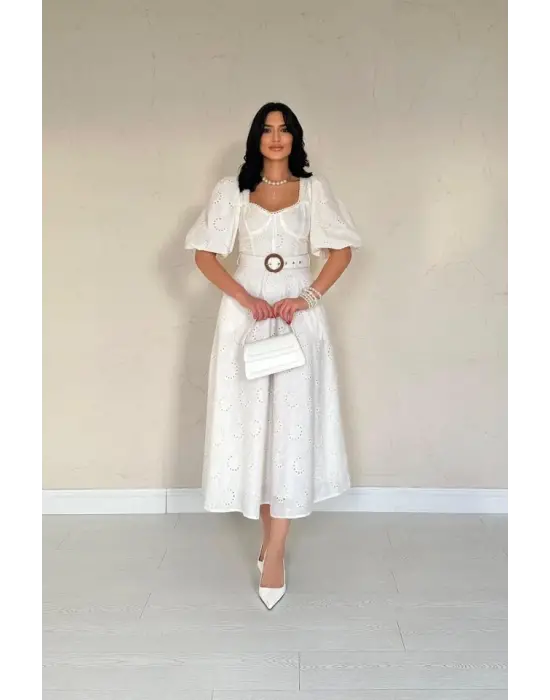 Ekru Göğüs Kup Detaylı Kemerli Brode Elbise