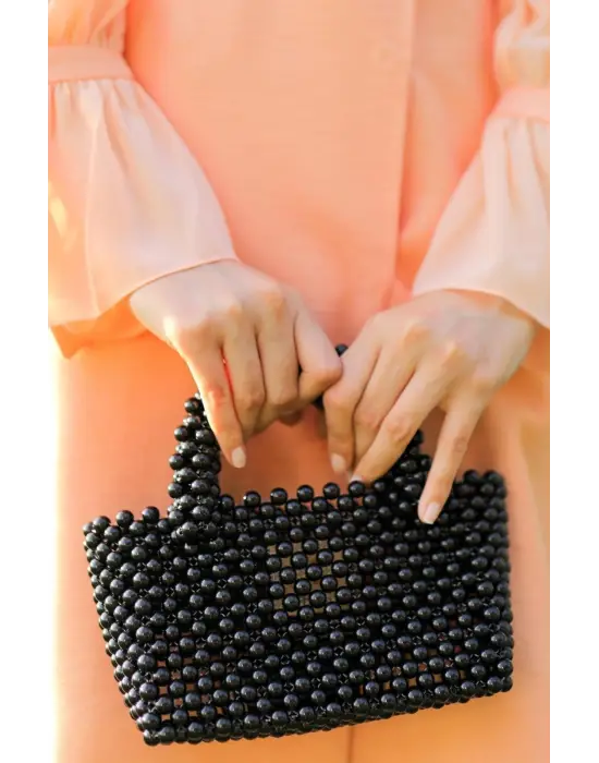 El yapımı incili yuvarlak kol çanta siyah