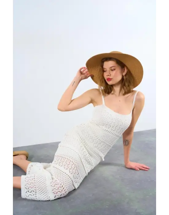 Omarı Şık Ekru Ajurlu Elbise