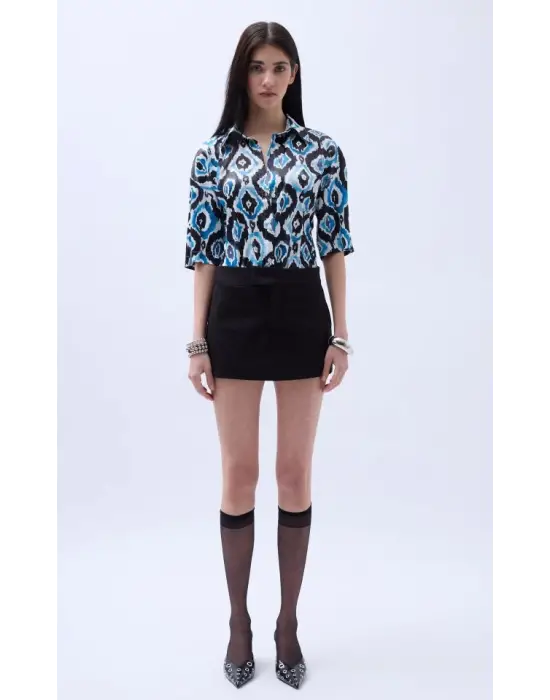 Omarı Parlak Saten Desenli Gömlek