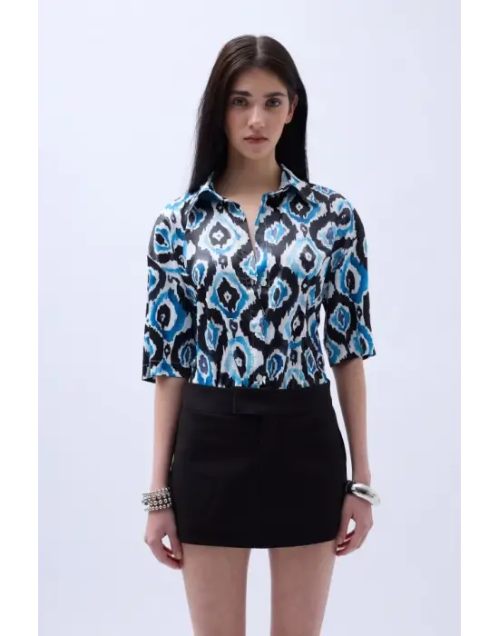 Omarı Parlak Saten Desenli Gömlek