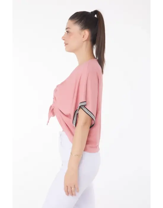 Omarı Feminen detaylı V yaka bluz