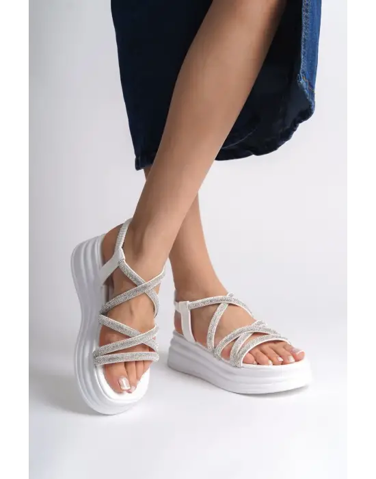 Rahat Lastikli Şeritli Bayan Sandalet