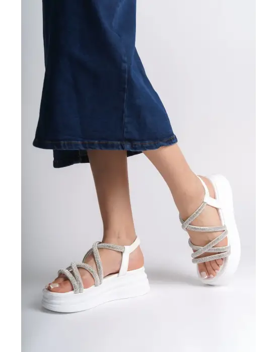 Rahat Lastikli Şeritli Bayan Sandalet