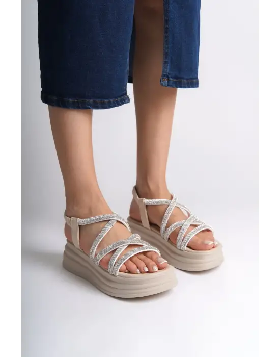 ELENA Lastikli Taşlı Şeritli Rahat tabanlı ayakkabı Tabaan Bayan Sandalet  CKısa Topuk - Krem