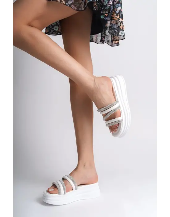 ELISE Düz Topuklu Şeritli Taşlı Kalın ve Rahat tabanlı ayakkabı Tabaan Bayan Terlik  CBT - Beyaz