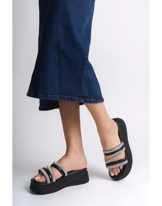 Modern Şeritli Topuklu Terlik