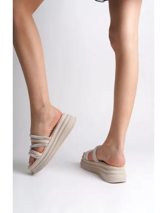 ELISE Düz Topuklu Şeritli Taşlı Kalın ve Rahat tabanlı ayakkabı Tabaan Bayan Terlik  CKısa Topuk - Krem