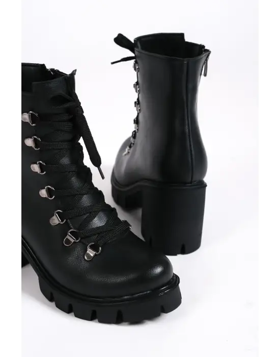 Rahat Tabanlı Bağcıklı Siyah Bayan Bot