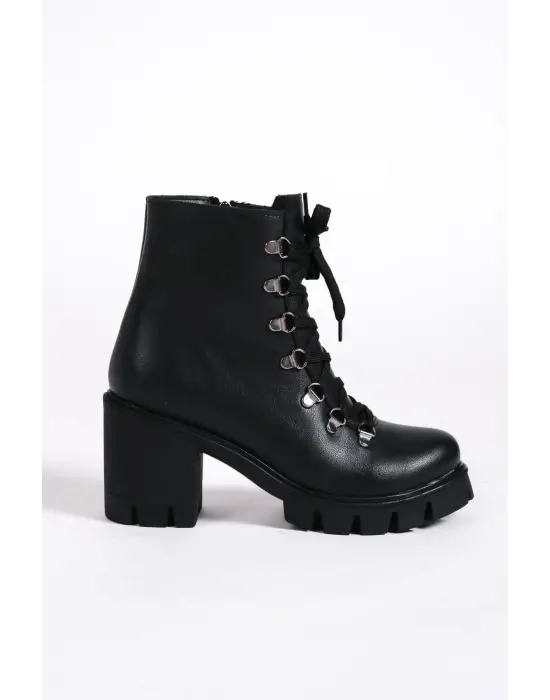 Rahat Tabanlı Bağcıklı Siyah Bayan Bot