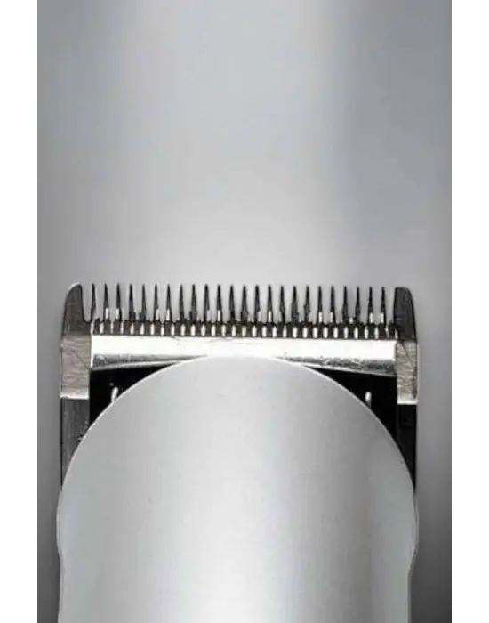 Erkeklere Özel Şarjlı Saç Ve Sakal Kesme Tıraş Makinesi Seti