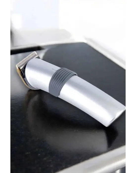 Erkeklere Özel Şarjlı Saç Ve Sakal Kesme Tıraş Makinesi Seti