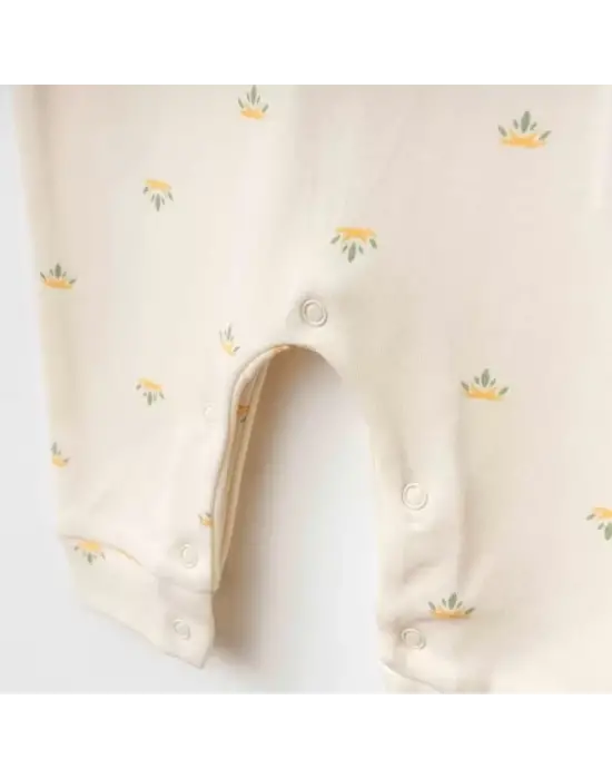 Omarı Yumuşak Pamuklu Bej Bebek Tulumu