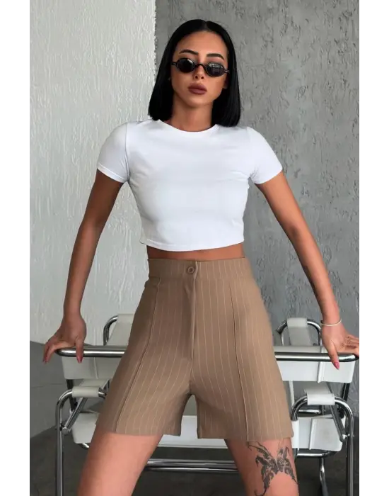 Omarı Zarif ve Şık Yüksek Bel Çizgili Esnek Çimalı Şort