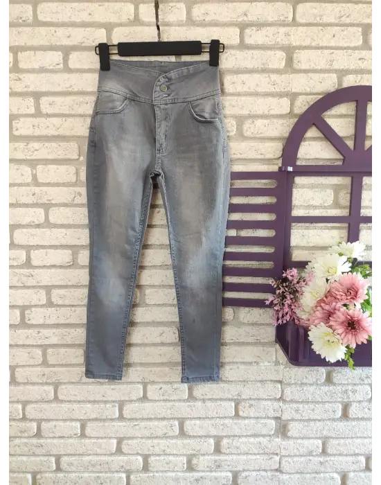 Omarı Esnek ve Şık Yüksek Bel Jean Pantolon