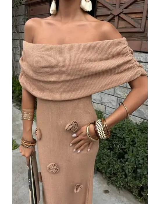 Eteği Gül Detay Madonna Yaka Elbise 2863