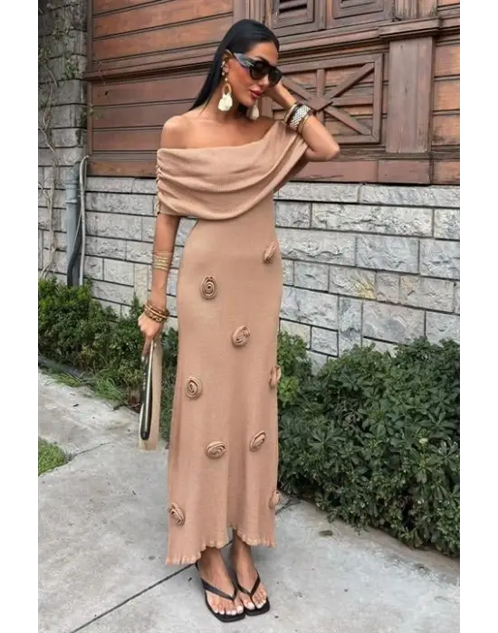 Eteği Gül Detay Madonna Yaka Elbise 2863