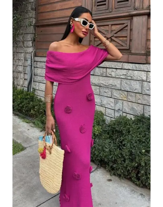 Omarı Gül Detaylı Madonna Yaka Elbise