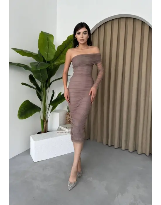 Omarı Zarif Tek Omuzlu Tül Elbise