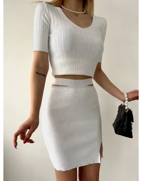 Omarı Şık Beyaz Triko Etek Takımı