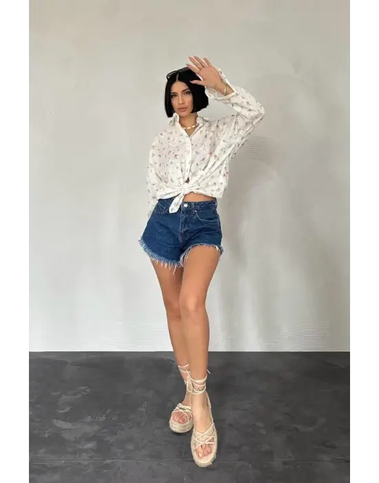 Omarı Efsanevi Çiçek Nakışlı Klasik Gömlek