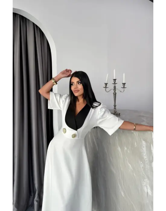 Omarı Altın Düğme Detaylı Beyaz Kısa Kollu Tasarım Elbise Ceket