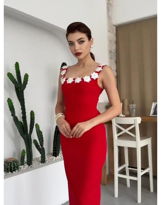 Omarı Zarif Mıng Çiçek Desenli Elbise