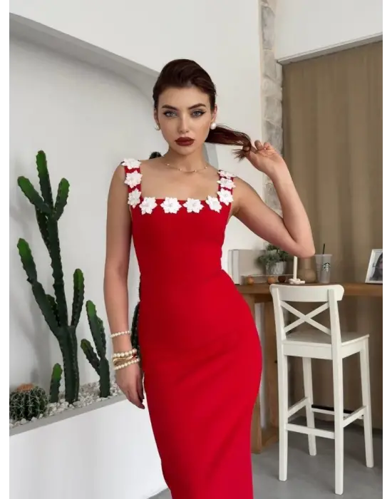 Omarı Zarif Mıng Çiçek Desenli Elbise