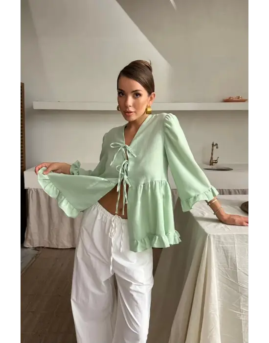 Omarı Fırfır Detaylı Yeşil Keten Bluz - Önden Bağlamalı