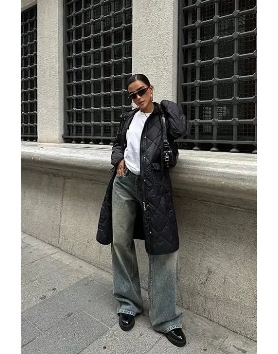 Omarı Şık Kapitone Mont Kapşon ve Fermuar Detaylı