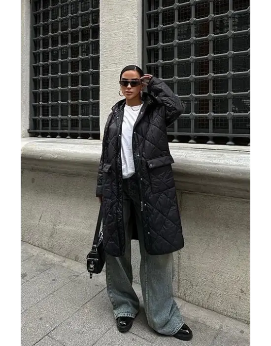 Omarı Şık Kapitone Mont Kapşon ve Fermuar Detaylı