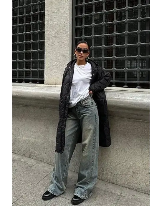 Omarı Şık Kapitone Mont Kapşon ve Fermuar Detaylı