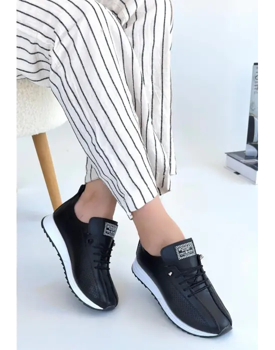 Omarı Yüksek Performans Siyah Spor Ayakkabı