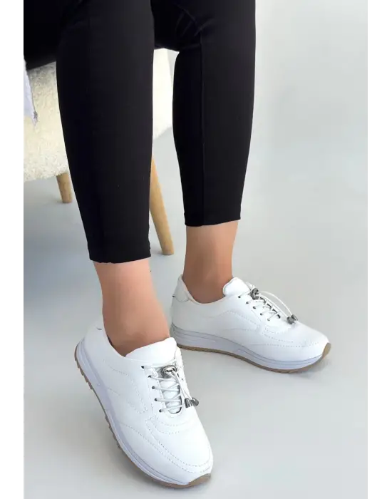 Finna Beyaz Cilt Bağcıklı Spor Ayakkabı