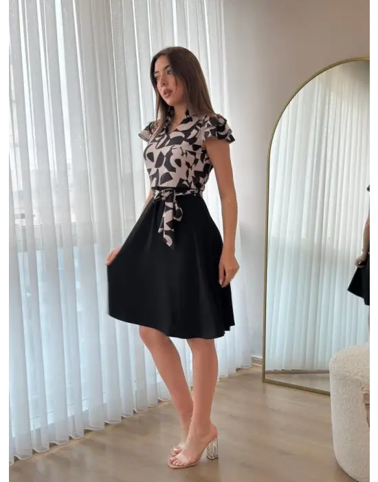 Omarı Fırfır Detaylı Mini Kloş Elbise