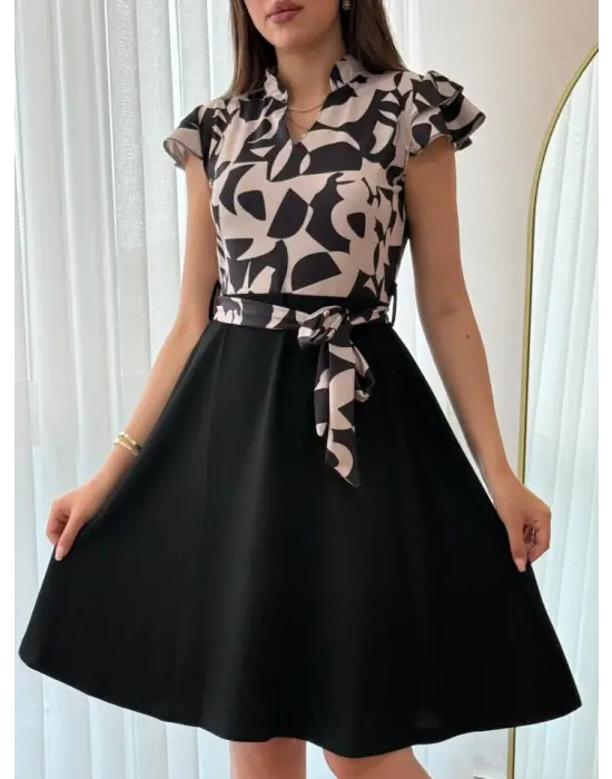 Omarı Fırfır Detaylı Mini Kloş Elbise