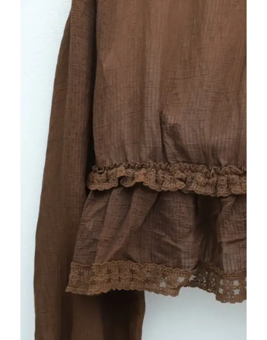 Fırfır Detaylı V Yaka Yarı Transparan Bluz -Kahve