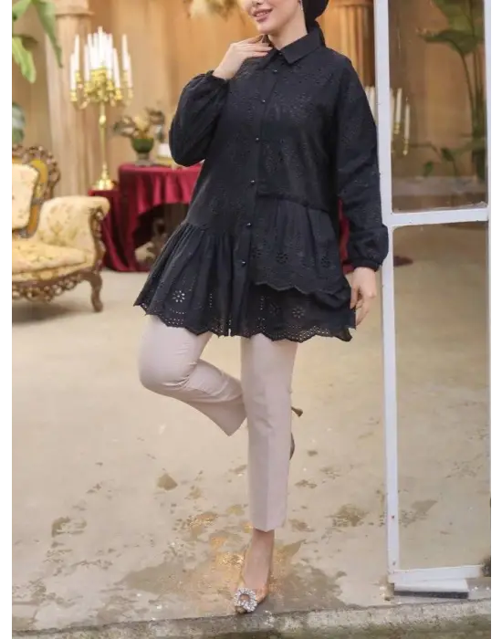 Omarı Detaylı İnci Düğmeli Fırfır Gömlek - Siyah