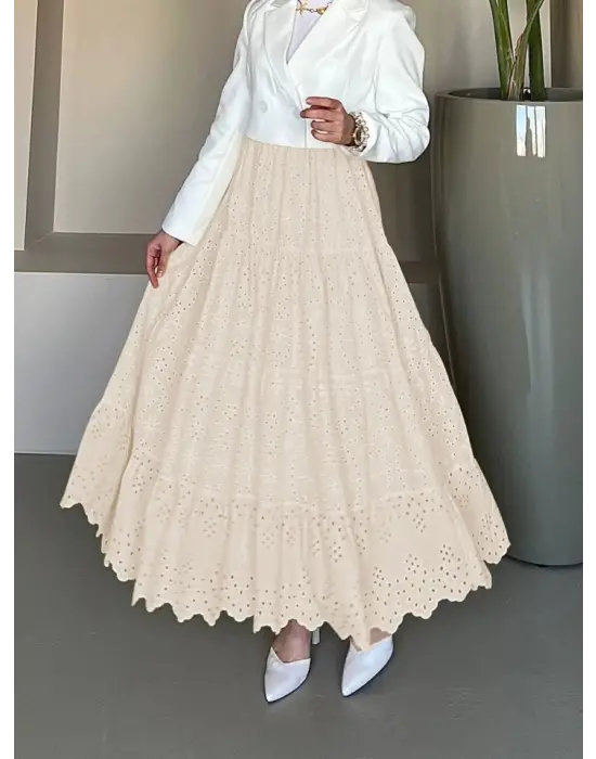 Omarı İşlemeli Katlamalı Bej Etek