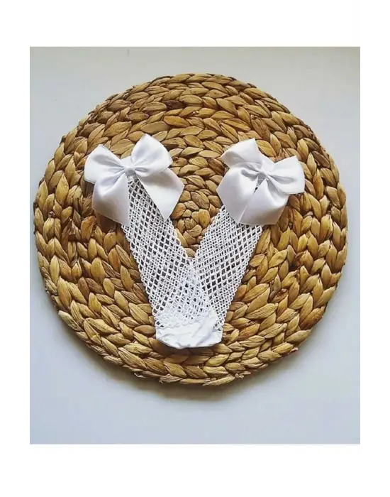 Omarı Şık Fiyonk Detaylı Beyaz Diz Altı Çorap