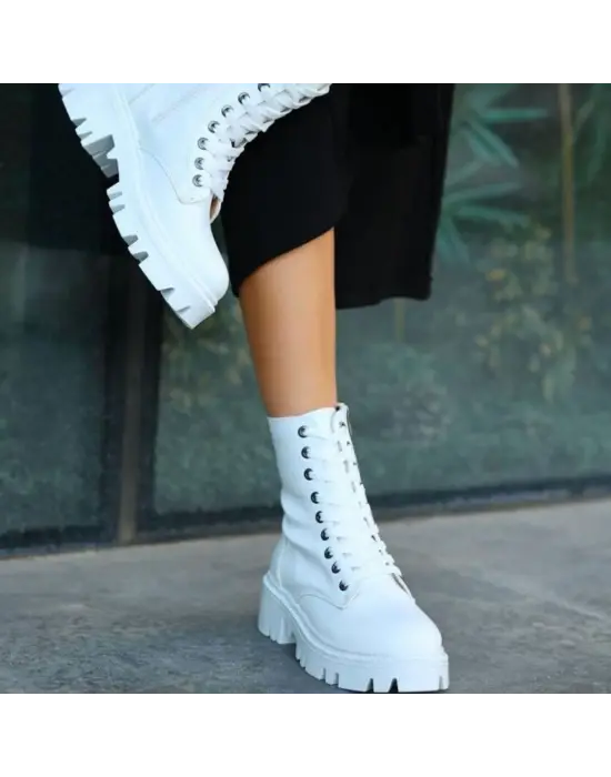 Omarı Beyaz Bağcıklı Cilt Bot