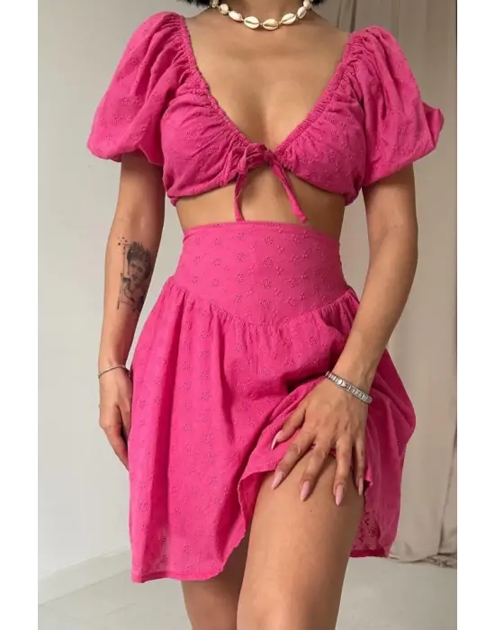 Omarı Fuşya Brode Crop Ve Mini Etek Takım Trendy ve Şık Bir Kombin