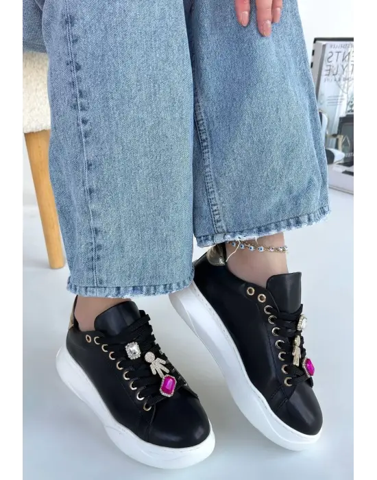 Omarı Siyah Cilt Bağcıklı Spor Ayakkabı Modelleri