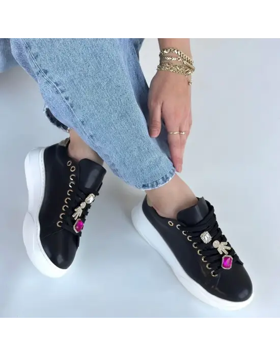 Omarı Siyah Cilt Bağcıklı Spor Ayakkabı Modelleri