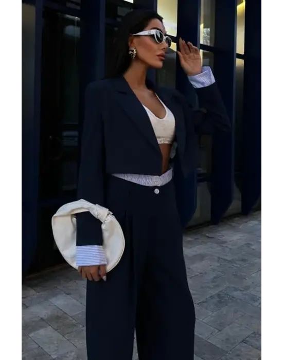 Omarı Modern Desenli Crop Ceketli Takım