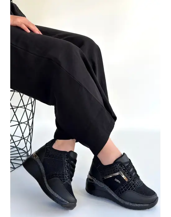 Geja Siyah Cilt Bağcıklı Spor Ayakkabı